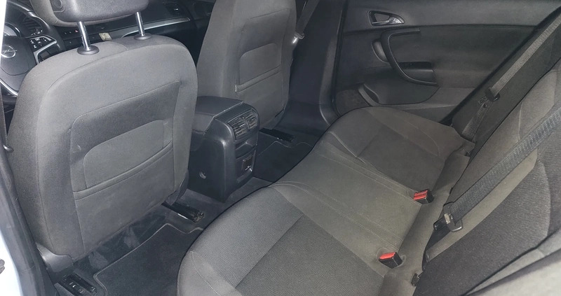 Opel Insignia cena 19900 przebieg: 234000, rok produkcji 2012 z Warszawa małe 46